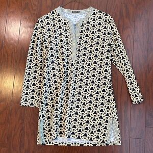 J. McLaughlin black, tan, and cream tunic top. 3/4 sleeves. Size XS.